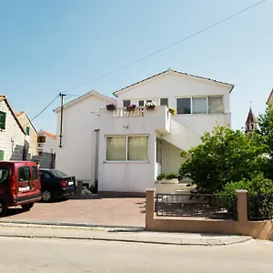 Apartament Kanajet, Kaštela